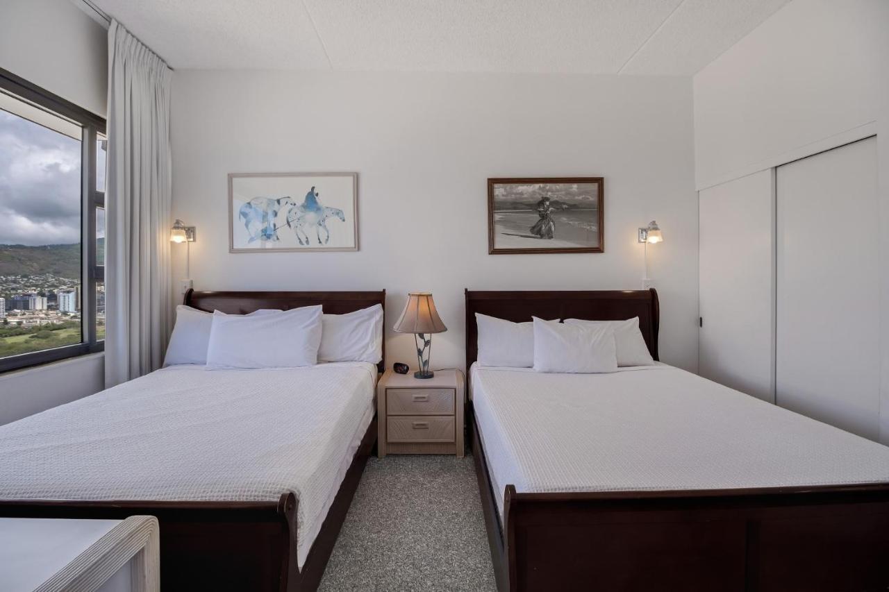 Sea View Condos At The Waikiki Banyan - Free Parking! Honolulu Luaran gambar