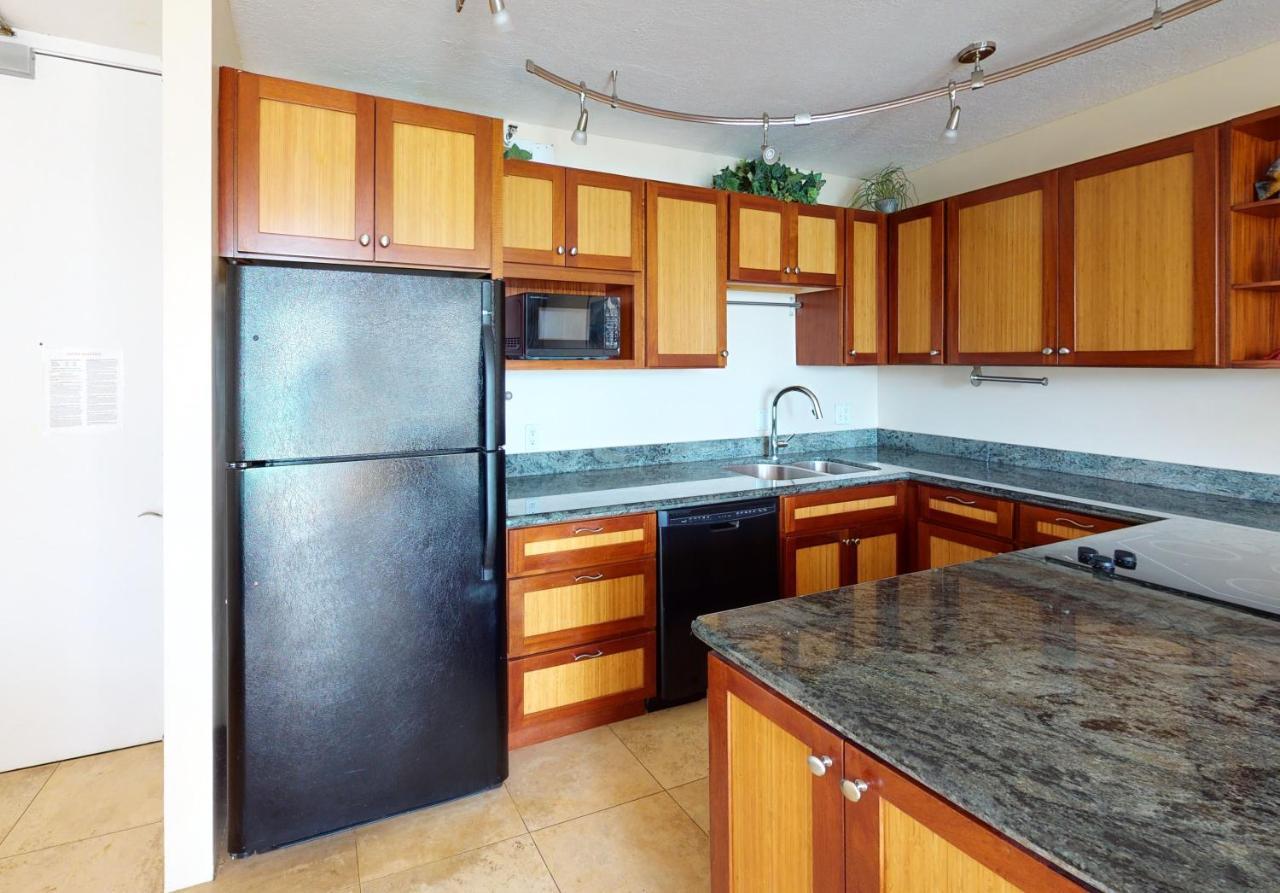 Sea View Condos At The Waikiki Banyan - Free Parking! Honolulu Luaran gambar