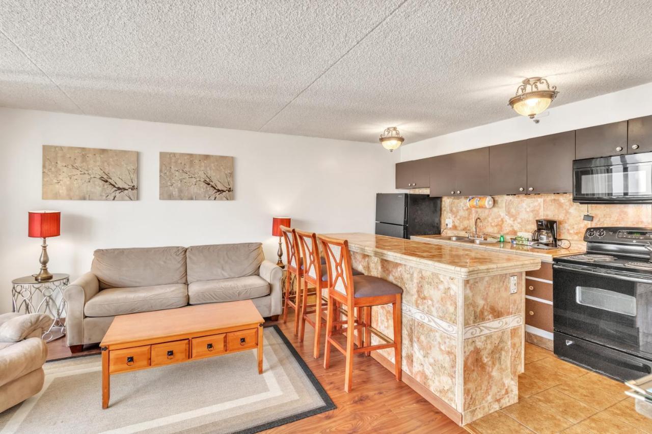 Sea View Condos At The Waikiki Banyan - Free Parking! Honolulu Luaran gambar
