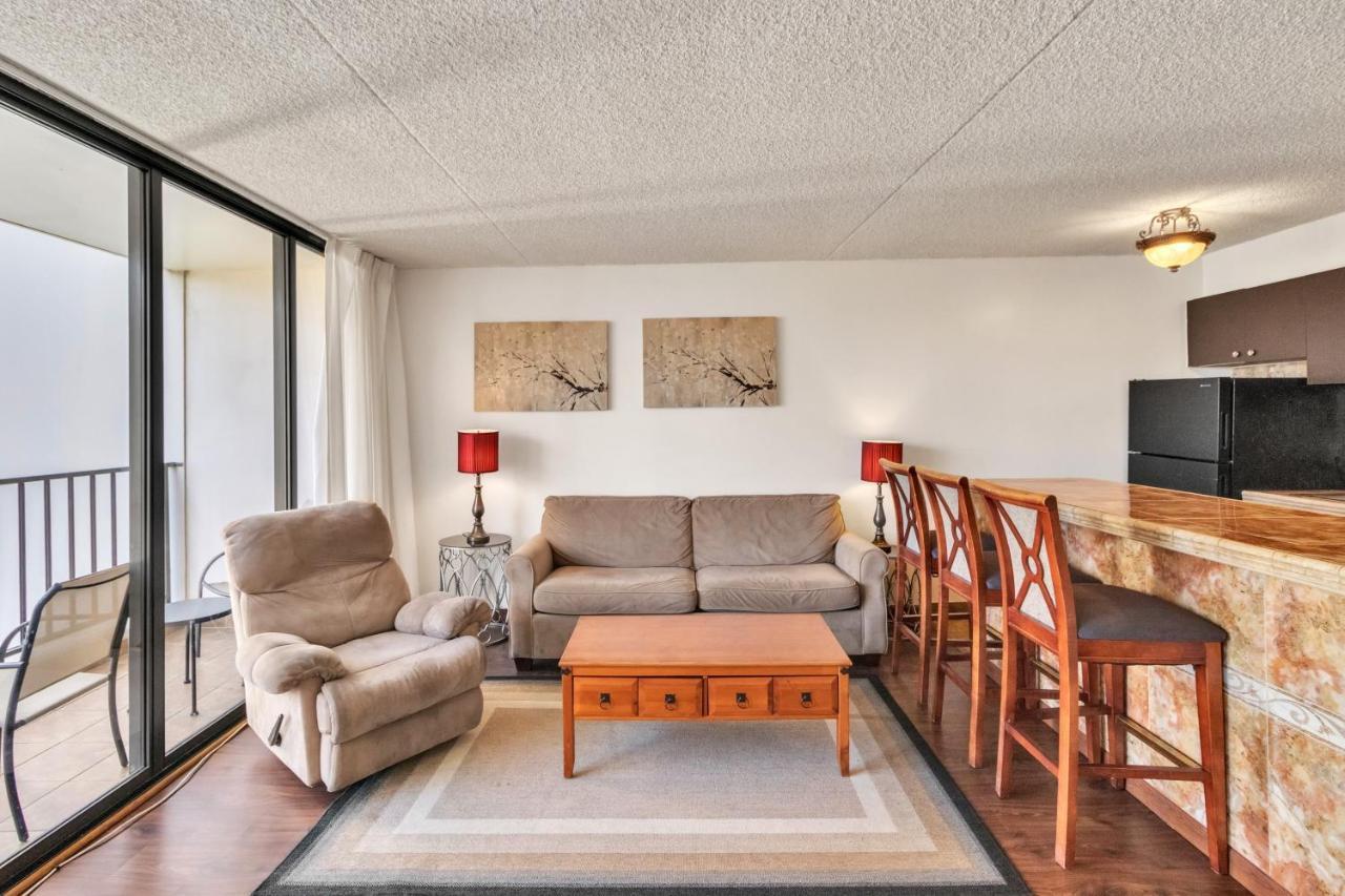 Sea View Condos At The Waikiki Banyan - Free Parking! Honolulu Luaran gambar