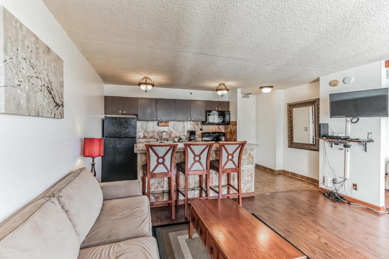 Sea View Condos At The Waikiki Banyan - Free Parking! Honolulu Luaran gambar