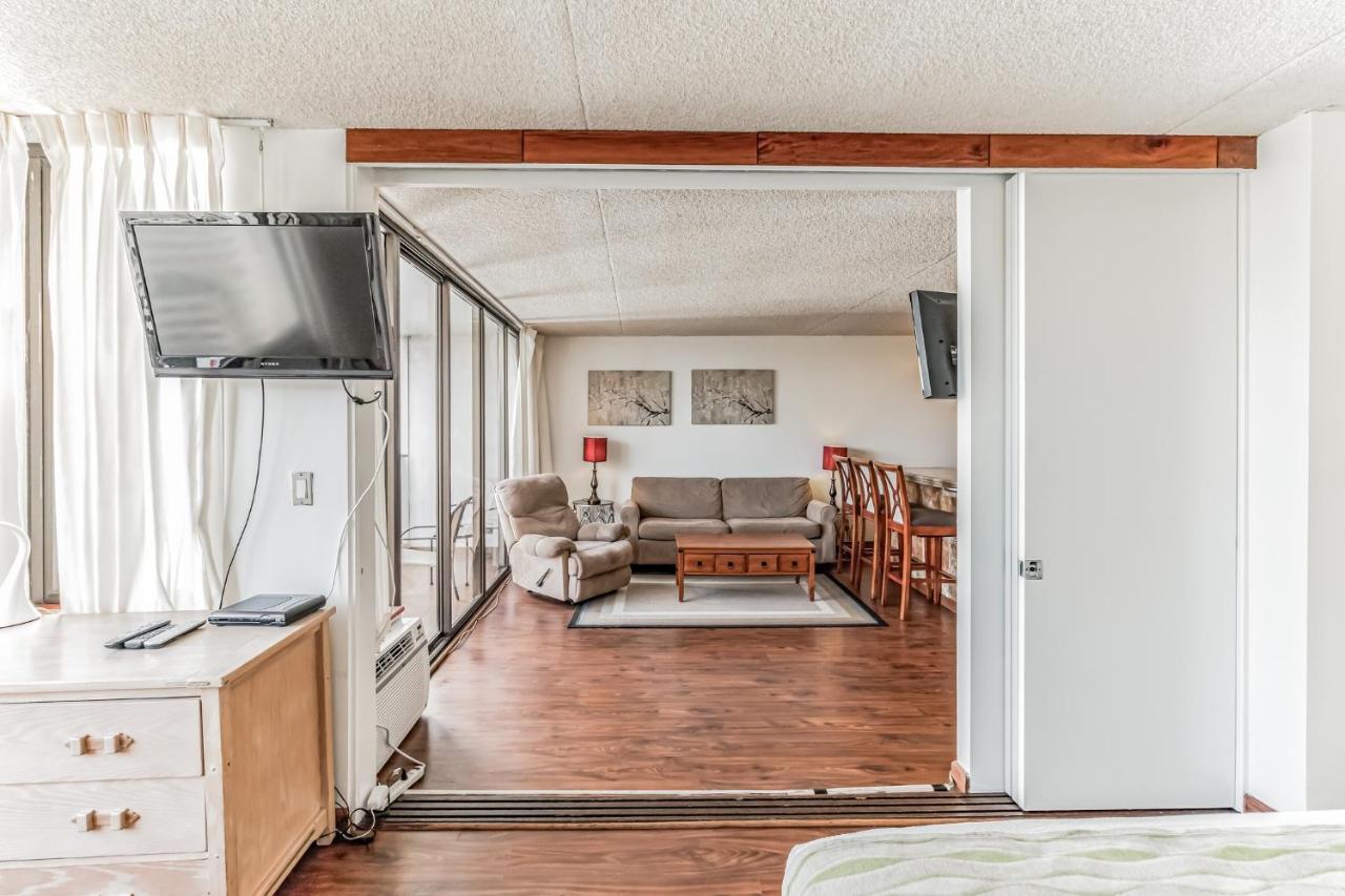 Sea View Condos At The Waikiki Banyan - Free Parking! Honolulu Luaran gambar
