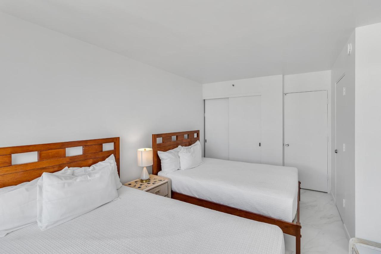 Sea View Condos At The Waikiki Banyan - Free Parking! Honolulu Luaran gambar